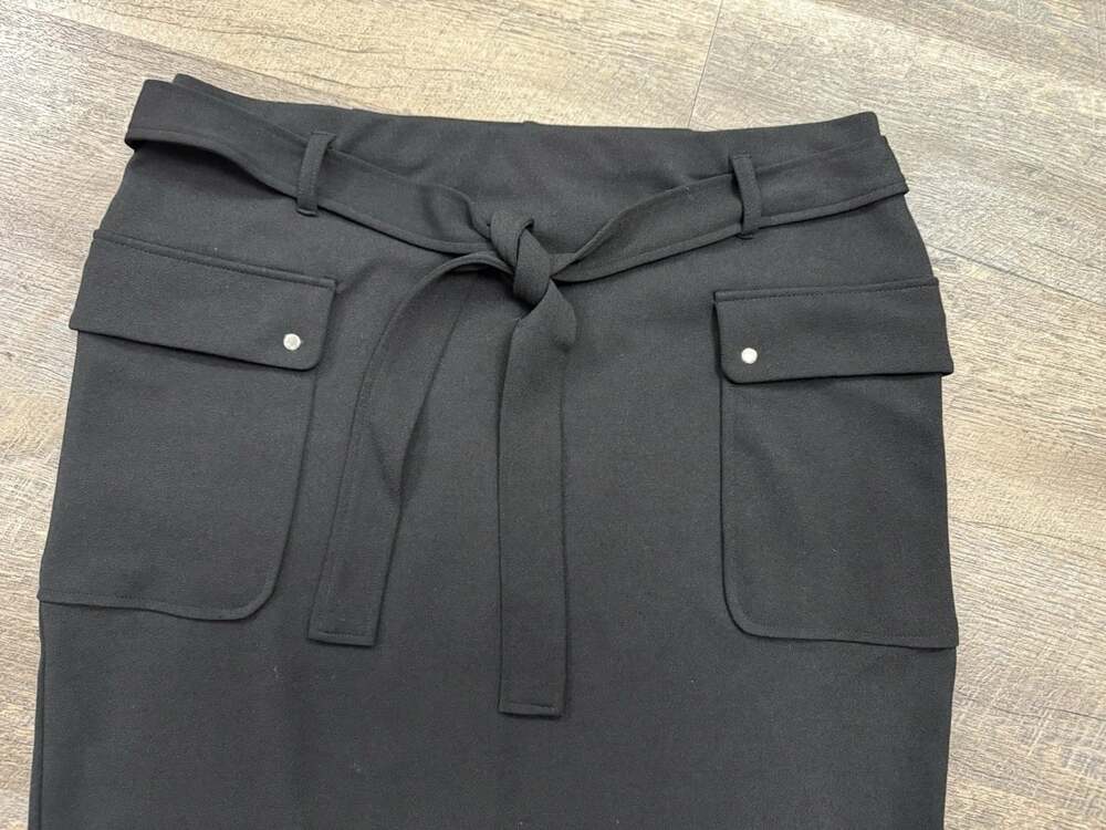 New York Clothing Co. Women's black Pencil Knee Length Pull On Skirt Sz L cargo